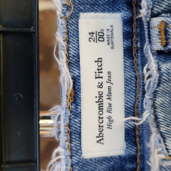 High Rise Mom Jeans - Picture 4 of 8